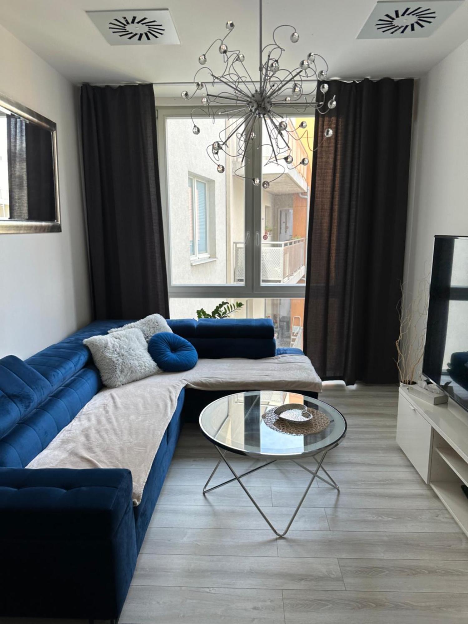 Majestic Old Town Apartments Bratislava Extérieur photo