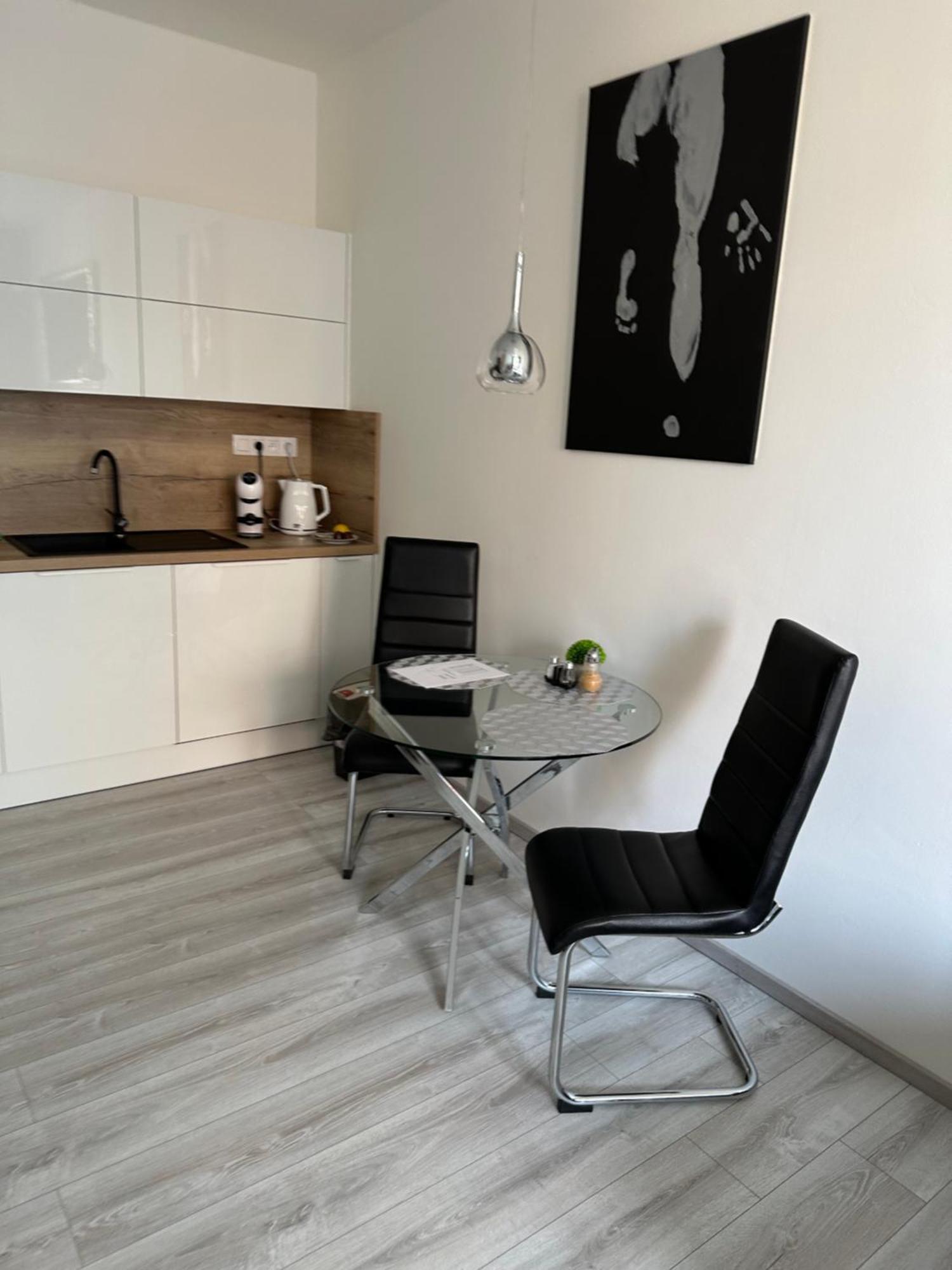 Majestic Old Town Apartments Bratislava Extérieur photo
