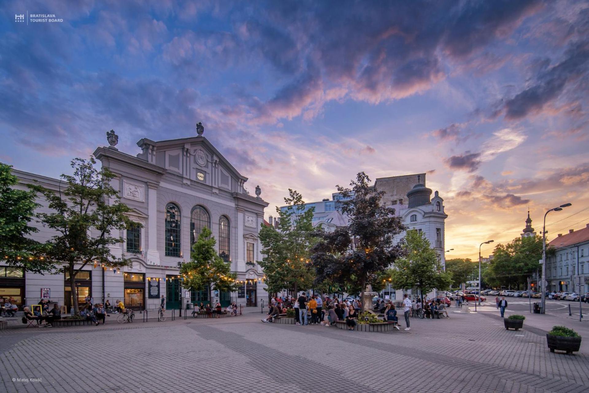 Majestic Old Town Apartments Bratislava Extérieur photo